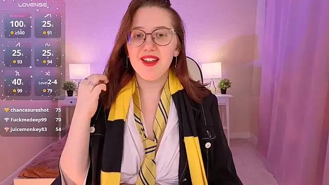 Snapshot of Charmy_Gracy chatting on 12.16.24 Charmy Gracy online show from 12.16.24