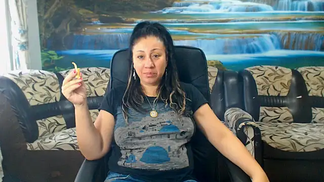 Snapshot of MoistMady chatting on 10.23.25 MoistMady online show from 10.23.25