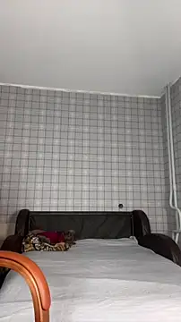 Snapshot of NinaVI chatting on 09.13.25 NinaVI online show from 09.13.25