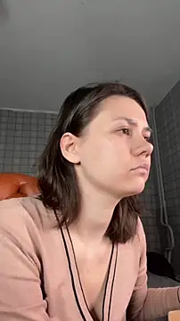 Snapshot of NinaVI chatting on 09.14.25 NinaVI online show from 09.14.25