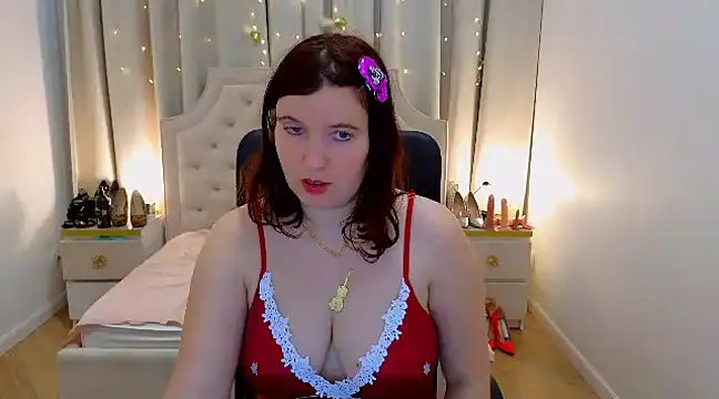 Snapshot of AmazingTori chatting on 01.10.25 AmazingTori online show from 01.10.25