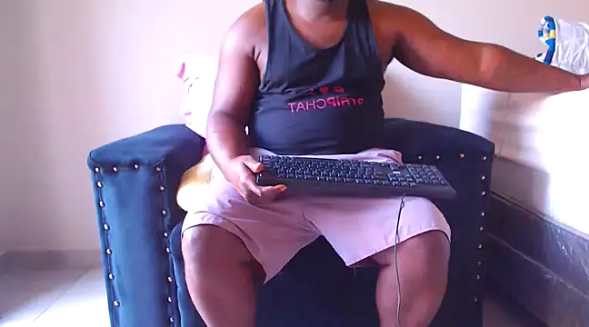 Snapshot of zuluboyxx chatting on 12.13.24 zuluboyxx online show from 12.13.24