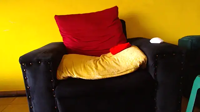 Snapshot of zuluboyxx chatting on 10.04.25 zuluboyxx online show from 10.04.25