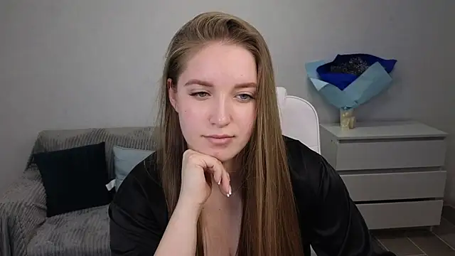 Snapshot of EvaMaddison chatting on 01.01.25 EvaMaddison online show from 01.01.25
