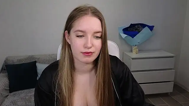 Snapshot of EvaMaddison chatting on 01.02.25 EvaMaddison online show from 01.02.25