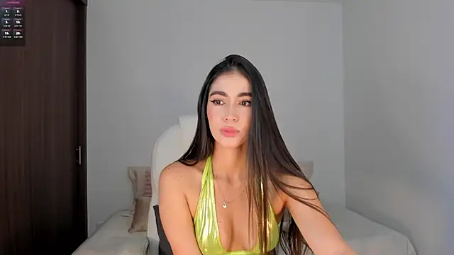 Snapshot of RebeccaBaxter chatting on 02.21.25 RebeccaBaxter online show from 02.21.25