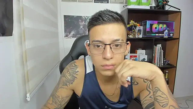 Snapshot of SIXXTOLOVE18 chatting on 03.06.25 SIXXTOLOVE18 online show from 03.06.25