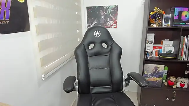 Snapshot of SIXXTOLOVE18 chatting on 03.13.25 SIXXTOLOVE18 online show from 03.13.25