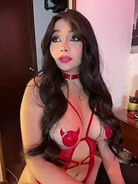 Snapshot of KateLatorre chatting on 02.28.25 KateLatorre online show from 02.28.25