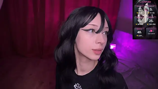 Snapshot of Handsomepure chatting on 12.22.24 Handsomepure online show from 12.22.24