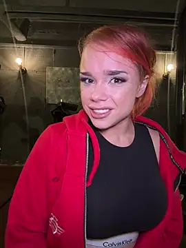 Snapshot of PennyPrincess chatting on 12.19.24 PennyPrincess online show from 12.19.24