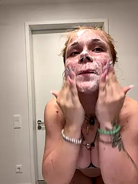 Snapshot of PennyPrincess chatting on 10.01.25 PennyPrincess online show from 10.01.25