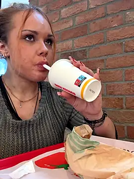 Snapshot of PennyPrincess chatting on 11.02.25 PennyPrincess online show from 11.02.25