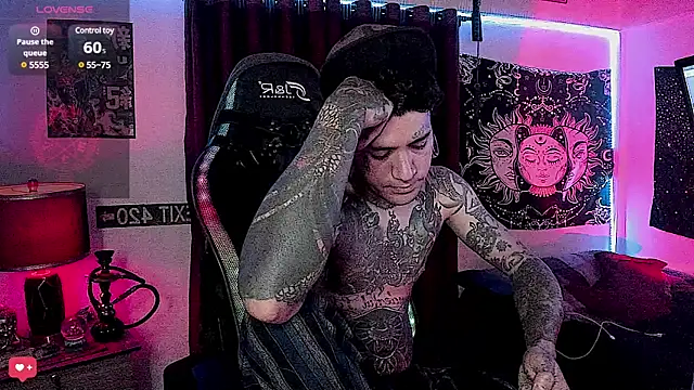 Snapshot of josh__ackerman chatting on 12.30.24 josh ackerman online show from 12.30.24