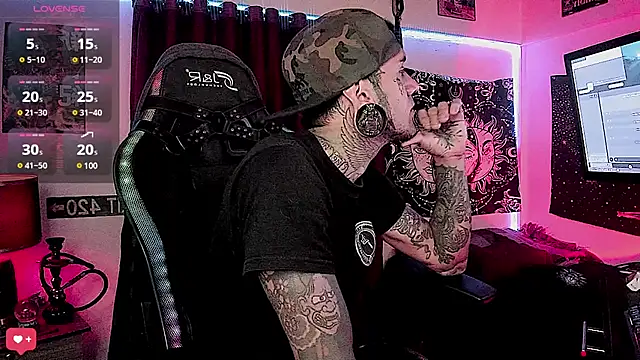 Snapshot of josh__ackerman chatting on 01.03.25 josh ackerman online show from 01.03.25