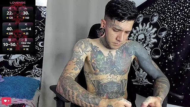 Snapshot of josh__ackerman chatting on 01.12.25 josh ackerman online show from 01.12.25