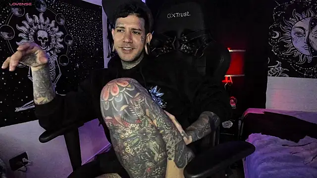 Snapshot of josh__ackerman chatting on 03.17.25 josh ackerman online show from 03.17.25