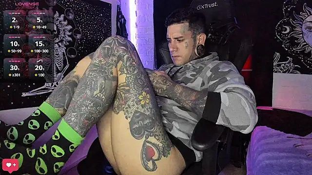 Snapshot of josh__ackerman chatting on 03.18.25 josh ackerman online show from 03.18.25