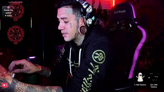 Snapshot of josh__ackerman chatting on 10.02.25 josh ackerman online show from 10.02.25