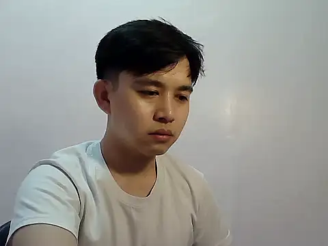 Snapshot of alfonsoasiancutie chatting on 10.25.25 alfonsoasiancutie online show from 10.25.25