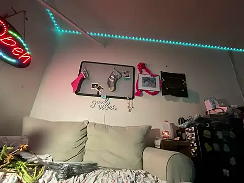 Snapshot of WhiteChocalate_69 chatting on 03.02.25 WhiteChocalate 69 online show from 03.02.25