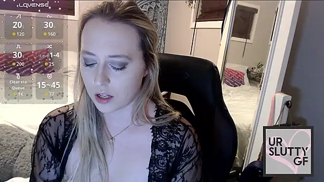 Snapshot of ursluttygf chatting on 12.07.24 ursluttygf online show from 12.07.24