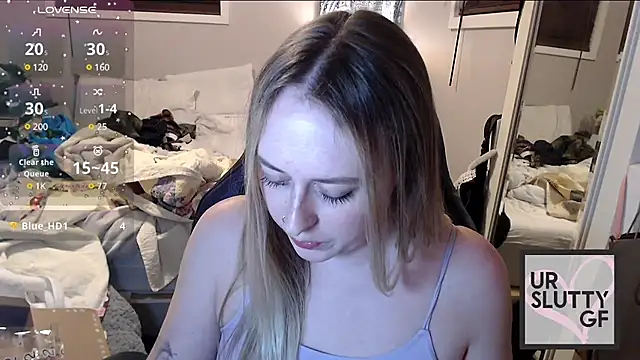 Snapshot of ursluttygf chatting on 12.28.24 ursluttygf online show from 12.28.24