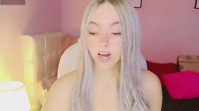 Snapshot of EvaEvangeline chatting on 09.17.25 EvaEvangeline online show from 09.17.25