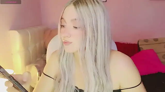 Snapshot of EvaEvangeline chatting on 09.22.25 EvaEvangeline online show from 09.22.25