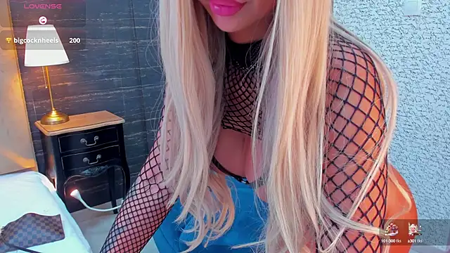 Snapshot of MelanieLexxx chatting on 12.26.24 MelanieLexxx online show from 12.26.24