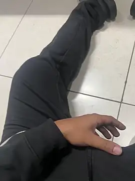 Snapshot of luciferdxm5 chatting on 02.24.25 luciferdxm5 online show from 02.24.25