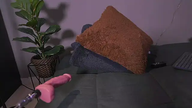 HannahEvanss online show from 11.29.25