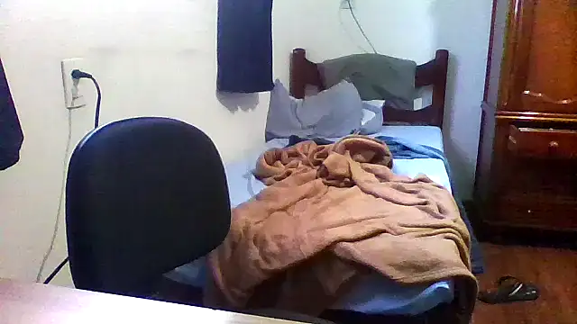 Snapshot of SAFADINHO-25 chatting on 02.04.25 SAFADINHO-25 online show from 02.04.25