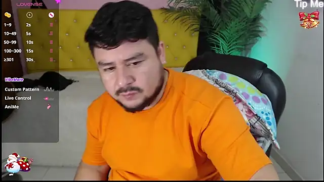 Snapshot of oso_dirty_ chatting on 12.08.24 oso dirty  online show from 12.08.24