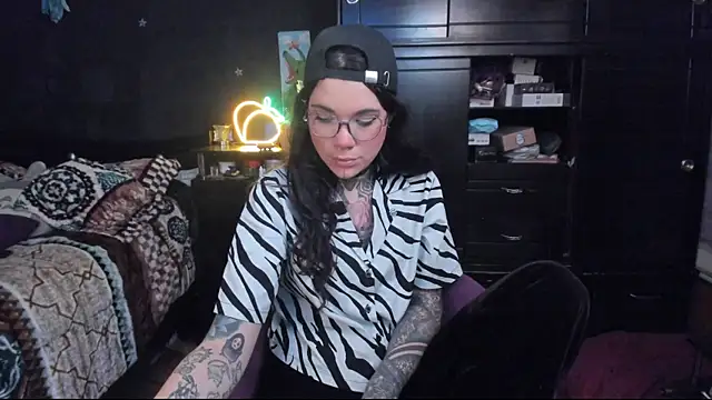 Snapshot of Lilmarieee chatting on 01.18.25 Lilmarieee online show from 01.18.25