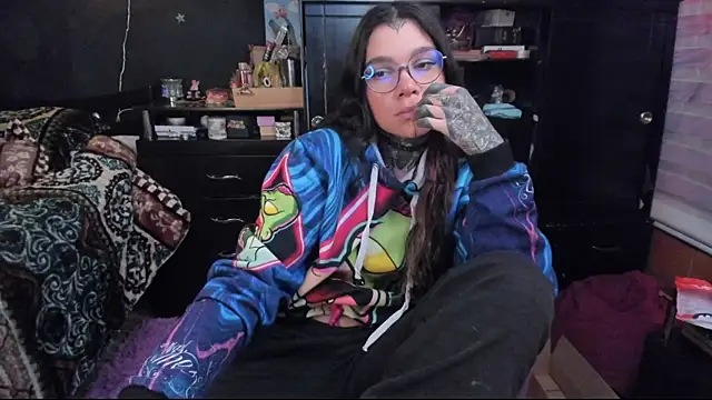 Snapshot of Lilmarieee chatting on 03.14.25 Lilmarieee online show from 03.14.25