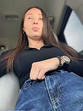 Snapshot of YOUR-KARINA chatting on 01.16.25 YOUR-KARINA online show from 01.16.25