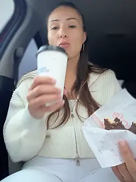 Snapshot of YOUR-KARINA chatting on 01.22.25 YOUR-KARINA online show from 01.22.25