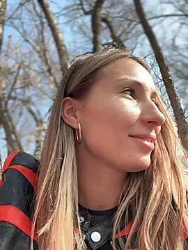 Snapshot of YOUR-KARINA chatting on 03.19.25 YOUR-KARINA online show from 03.19.25