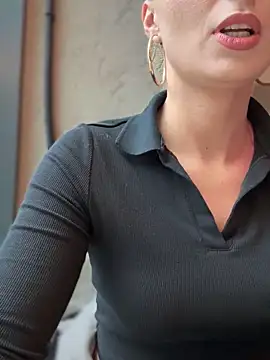 Snapshot of YOUR-KARINA chatting on 10.29.25 YOUR-KARINA online show from 10.29.25