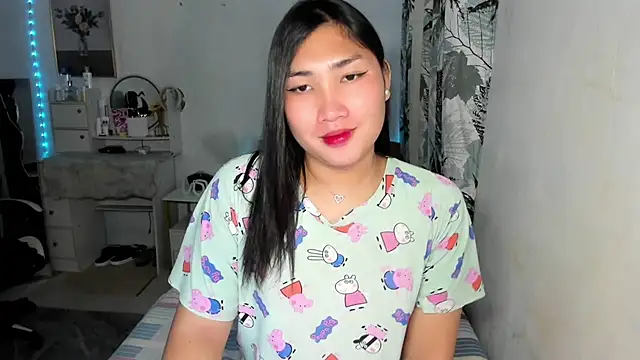 Miss Deliciousness online show from 01.04.25