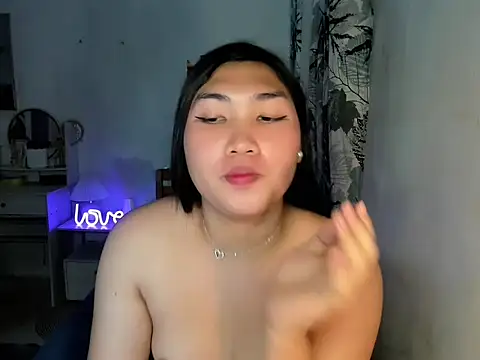 Miss Deliciousness online show from 02.25.25