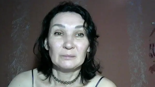 Snapshot of PrettyAndWild chatting on 10.30.25 PrettyAndWild online show from 10.30.25