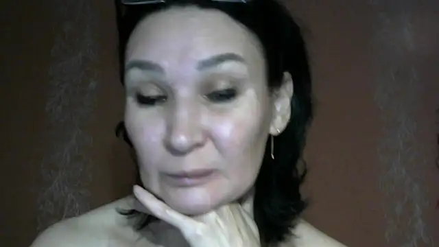 Snapshot of PrettyAndWild chatting on 11.09.25 PrettyAndWild online show from 11.09.25