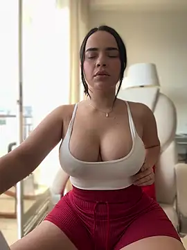 Snapshot of GeorginaJones chatting on 01.21.25 GeorginaJones online show from 01.21.25