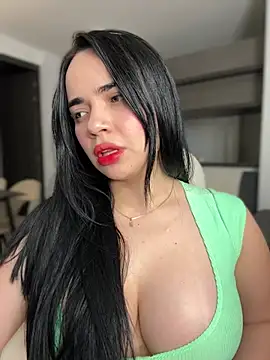 Snapshot of GeorginaJones chatting on 01.22.25 GeorginaJones online show from 01.22.25