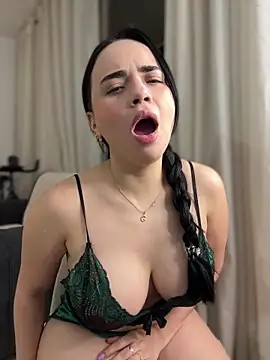 Snapshot of GeorginaJones chatting on 01.30.25 GeorginaJones online show from 01.30.25