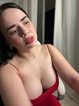 Snapshot of GeorginaJones chatting on 02.02.25 GeorginaJones online show from 02.02.25