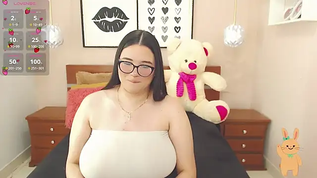 Snapshot of miss_linda_ chatting on 02.18.25 miss linda  online show from 02.18.25