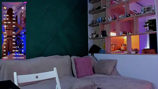 Snapshot of _alleyesonme_ chatting on 12.14.24  alleyesonme  online show from 12.14.24